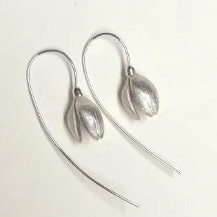 pair of Silver snowdrop drop earrings