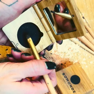 Bomonde's Vegan Mineral Eyeliner